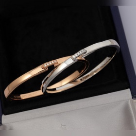 尚美手鐲  簡單演繹時尚之美 隨手拍就美的大贊 做工精緻 實拍 ，真實細節呈現