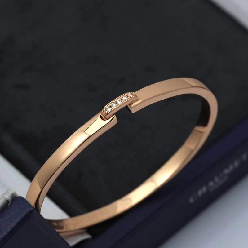 尚美手鐲  簡單演繹時尚之美 隨手拍就美的大贊 做工精緻 實拍 ，真實細節呈現