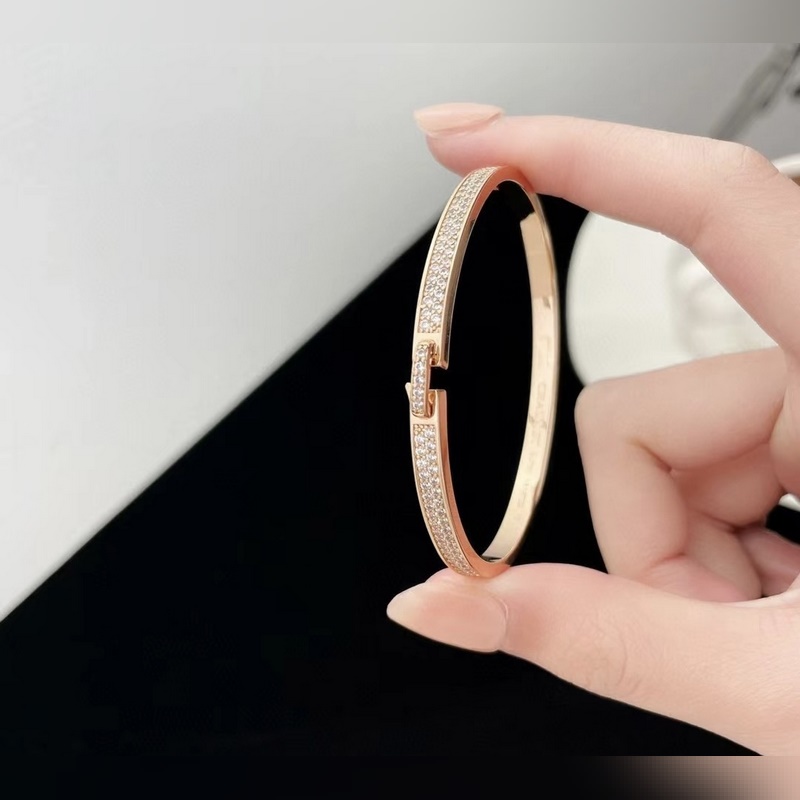 尚美手鐲  簡單演繹時尚之美 隨手拍就美的大贊 做工精緻 實拍 ，真實細節呈現