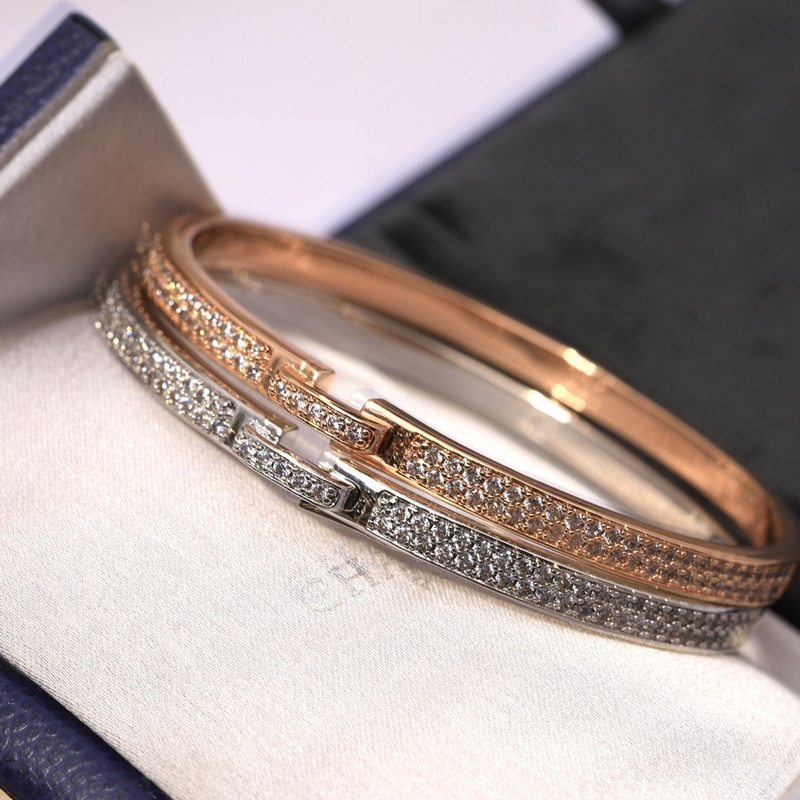 尚美手鐲  簡單演繹時尚之美 隨手拍就美的大贊 做工精緻 實拍 ，真實細節呈現