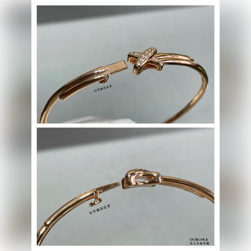 V金鍍咪金 2140310 碼數(shù)：16.17。尚美交叉半鑽手鐲  簡單演繹時(shí)尚之