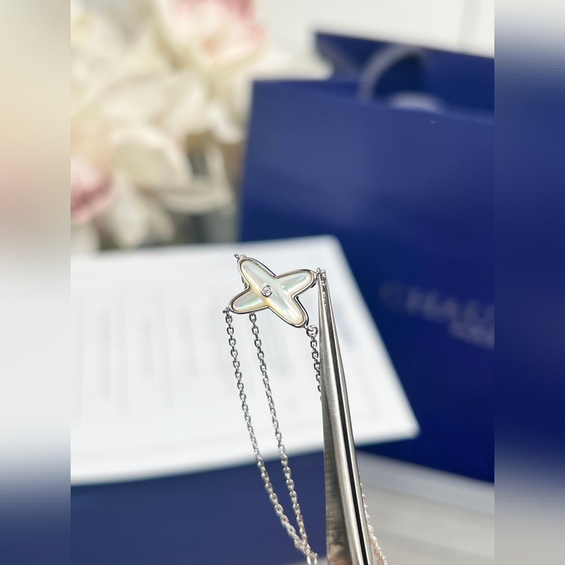 Chaumet 手鍊尚美白貝母 Liens 項鍊無愧年度最愛，Liens的設計