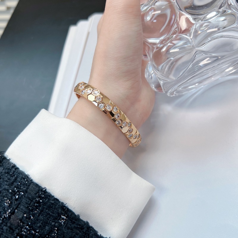 -專櫃圖 佩戴圖-尚美巴黎 CHAUMET BEE MY LOVE愛 巢系列寬