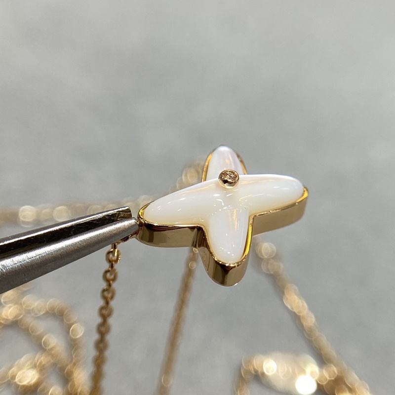 Chaumet尚美白貝母交叉項鍊LIENS緣系 一生 將經典元素詮釋出不同的款