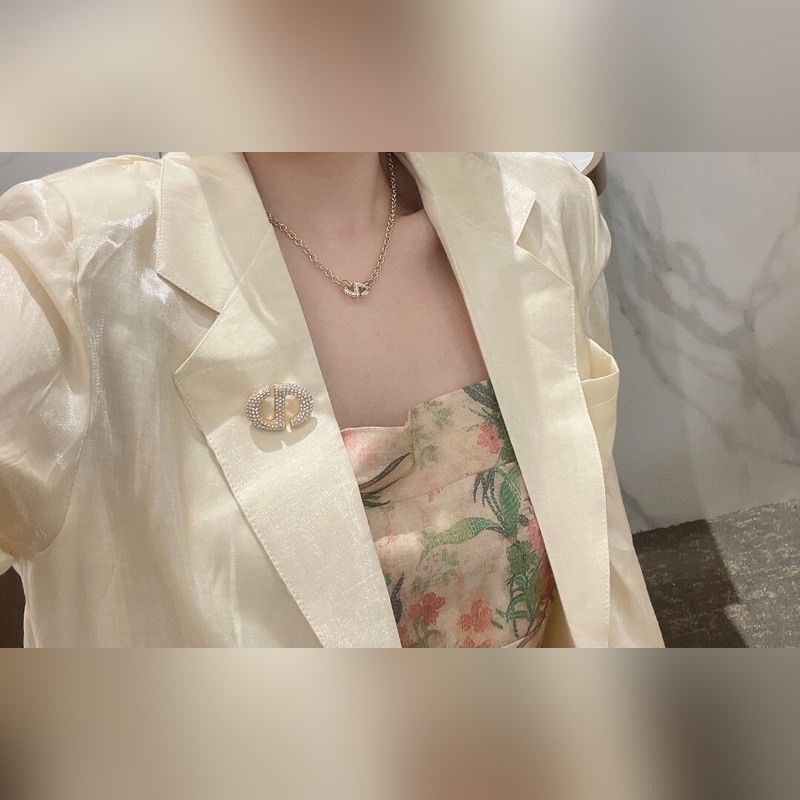 DIORCD滿鑽胸針 豬鼻別針