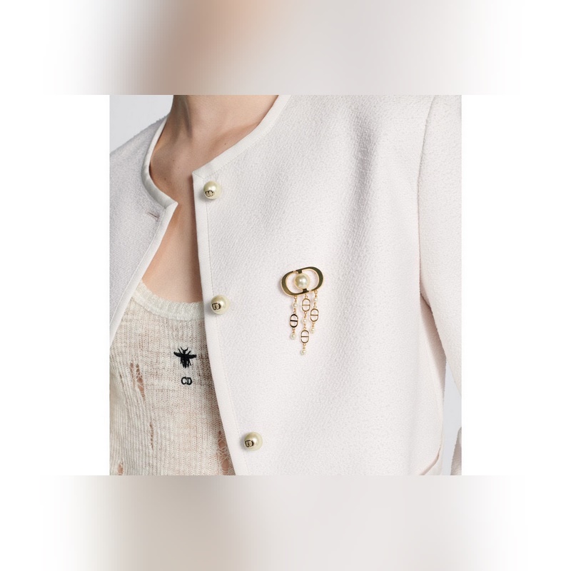 Dior·迪奧 新品字母胸針 金屬質感逆襲版字母潮範兒搶風頭 完全勝任現代年輕人