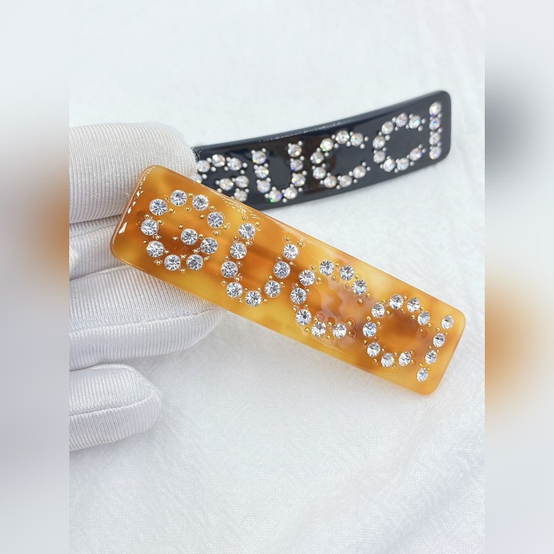 Gucci 古馳樹脂滿鑽發(fā)夾 時尚百搭款式 兩色可選哦