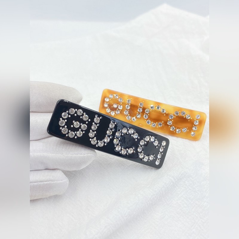 Gucci 古馳樹脂滿鑽發(fā)夾 時尚百搭款式 兩色可選哦