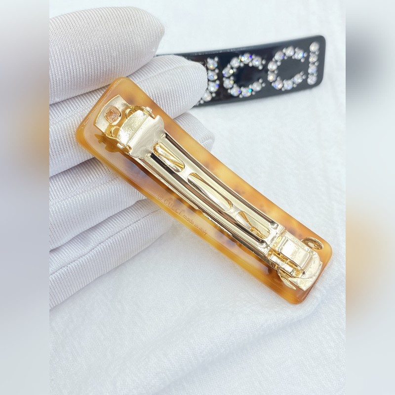 Gucci 古馳樹脂滿鑽發(fā)夾 時尚百搭款式 兩色可選哦