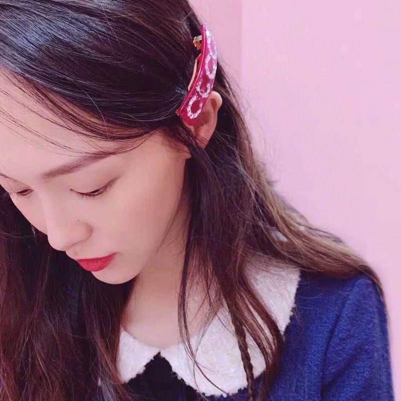 Gucci 古馳樹脂滿鑽發(fā)夾 時尚百搭款式 兩色可選哦