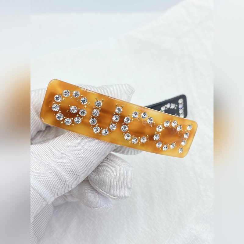 Gucci 古馳樹脂滿鑽發(fā)夾 時尚百搭款式 兩色可選哦