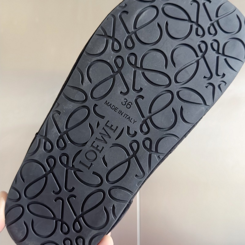 頂級版本：女款 LOEWE羅意威 最新 Lago 系列 雪地靴 短靴 原版購