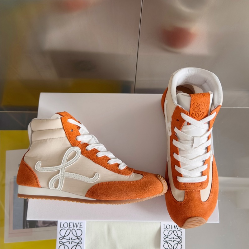 頂級版本：女款 LOEWE 羅意威 最新走秀款 高幫 休閑 運動鞋 德訓(xùn)鞋 阿