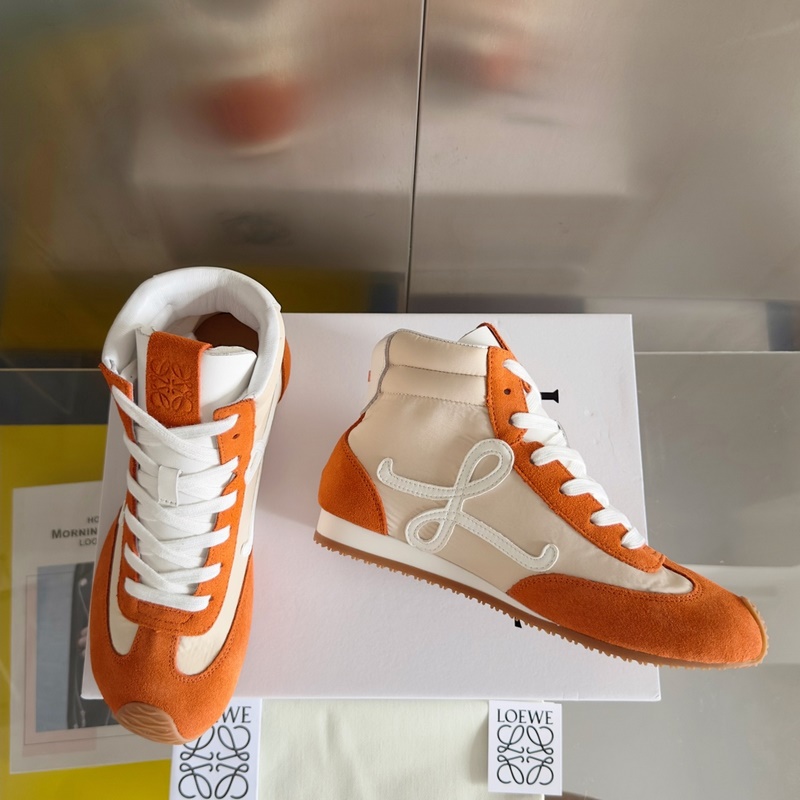 頂級版本：女款 LOEWE 羅意威 最新走秀款 高幫 休閑 運動鞋 德訓(xùn)鞋 阿