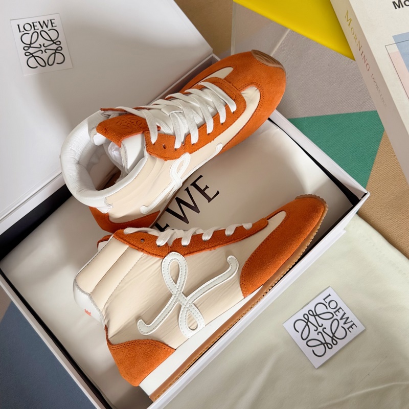 頂級版本：女款 LOEWE 羅意威 最新走秀款 高幫 休閑 運動鞋 德訓(xùn)鞋 阿