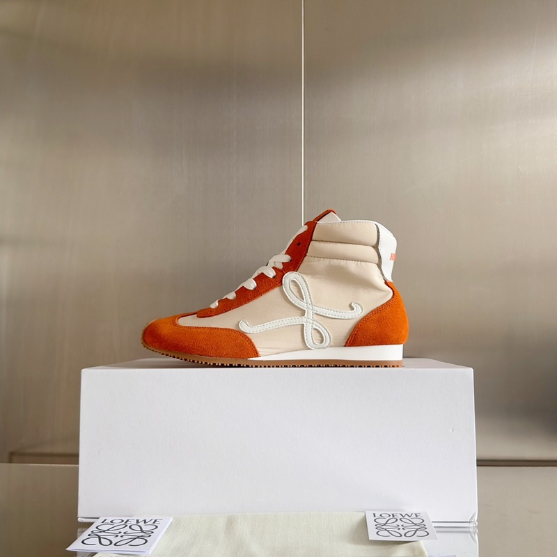 頂級版本：女款 LOEWE 羅意威 最新走秀款 高幫 休閑 運動鞋 德訓(xùn)鞋 阿