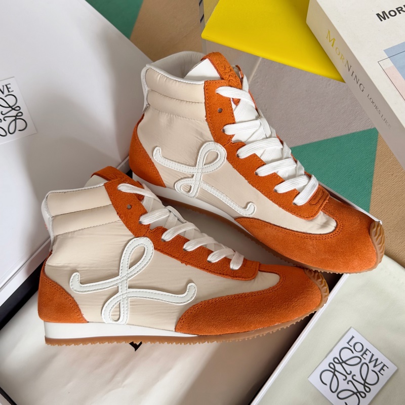 頂級版本：女款 LOEWE 羅意威 最新走秀款 高幫 休閑 運動鞋 德訓(xùn)鞋 阿