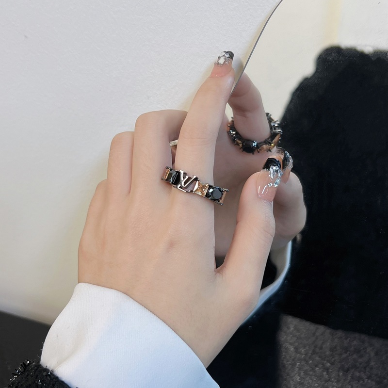 -專櫃圖 佩戴圖-LV路易威登 LIGHT 戒指 M1202M 美碼6789