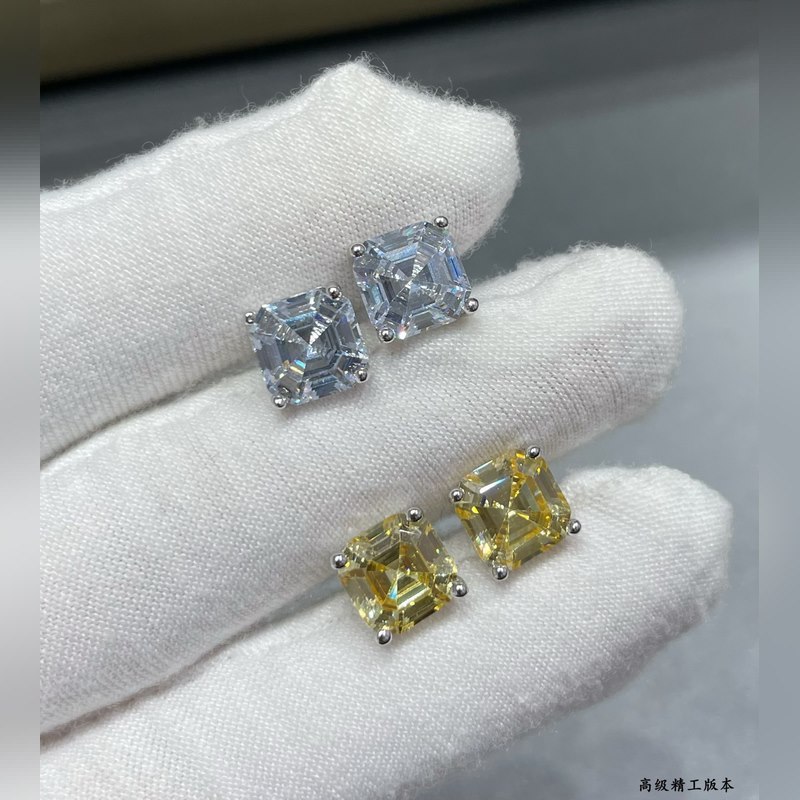 9 2 5 7670130 蒂芙尼四爪白鑽耳釘   所見即所得！寶塔式切工方鑽