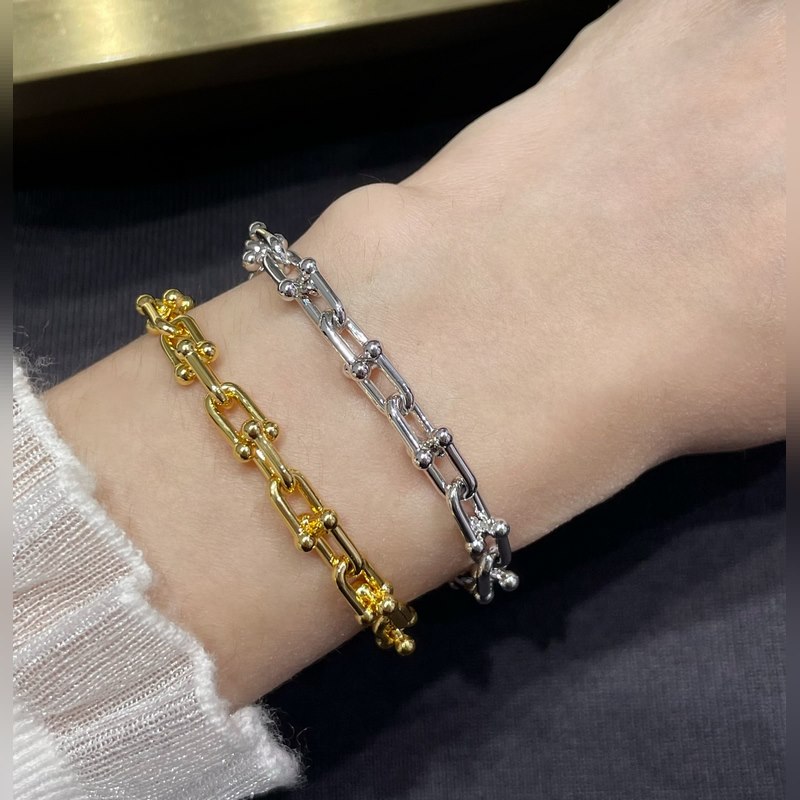 V金材質 5140310 Tiffany蒂芙尼U形鍊環手鍊，可鹽可甜，光澤感強，