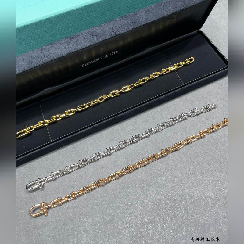 V金材質 5140310 Tiffany蒂芙尼U形鍊環手鍊，可鹽可甜，光澤感強，