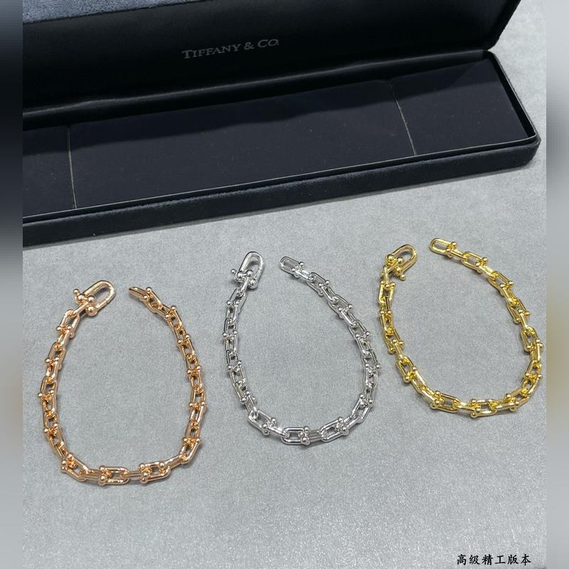 V金材質 5140310 Tiffany蒂芙尼U形鍊環手鍊，可鹽可甜，光澤感強，