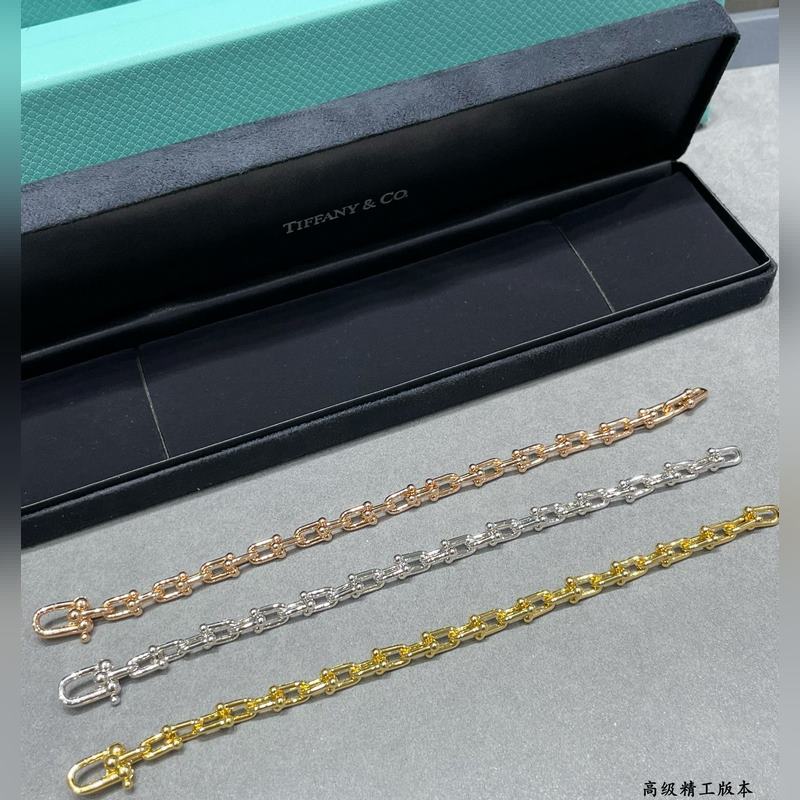 V金材質 5140310 Tiffany蒂芙尼U形鍊環手鍊，可鹽可甜，光澤感強，