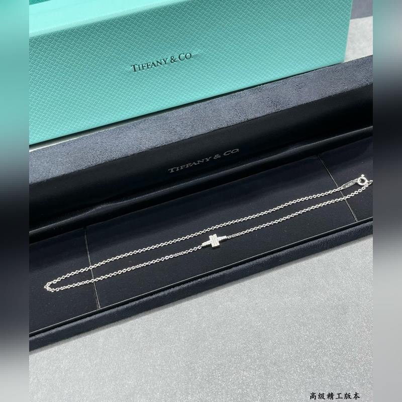 V金材質(zhì) 4100220 （全長：17cm）蒂芙尼雙T帶鑽手鍊（可當勁鍊），精緻