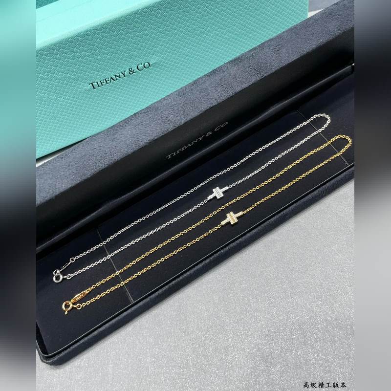 V金材質(zhì) 4100220 （全長：17cm）蒂芙尼雙T帶鑽手鍊（可當勁鍊），精緻