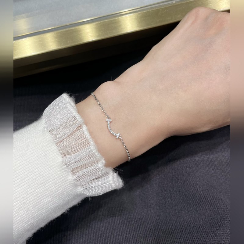 V金材質 5350160 蒂芙尼迷你帶鑽笑臉手鍊 1：1重工 tiffany以笑