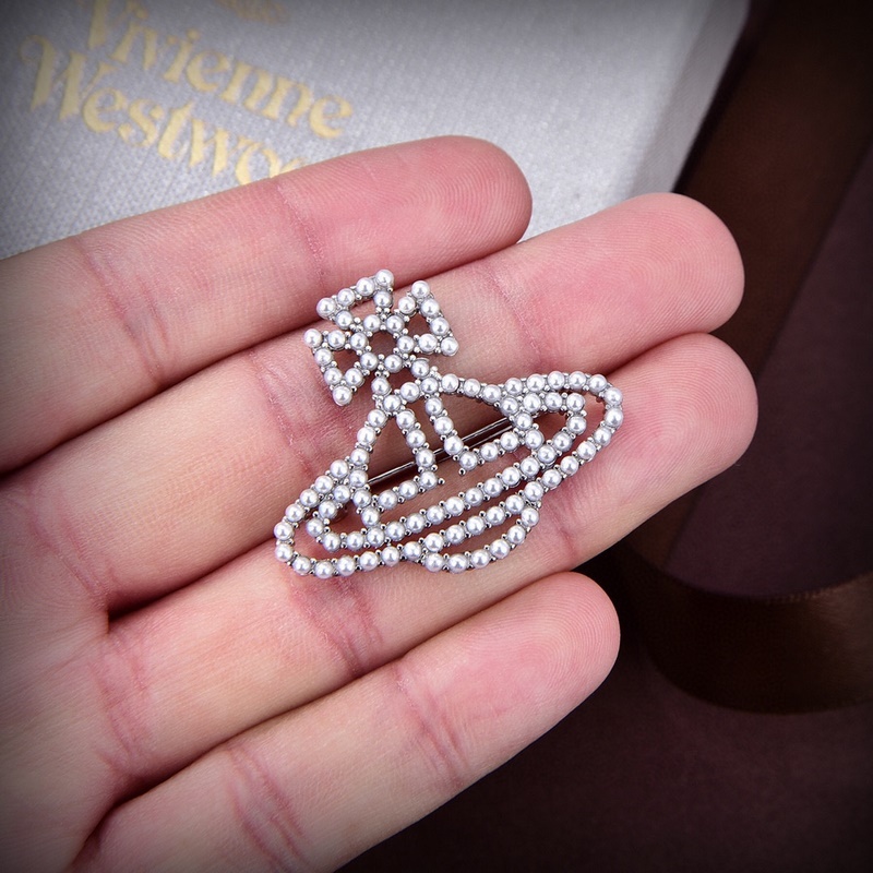 Vivienne Westwood薇薇安西太後土星胸針，優雅大方精工設計  非常