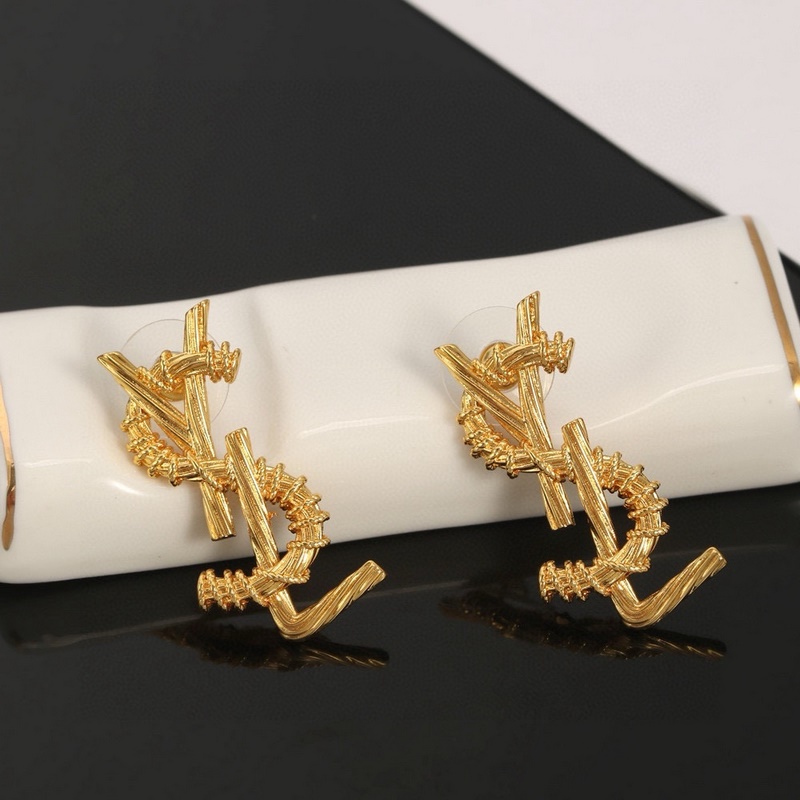 聖羅蘭YSL 經典奢侈  時尚百搭 猶如酒會禮服一般，絢爛多姿。經典 最具個性魅