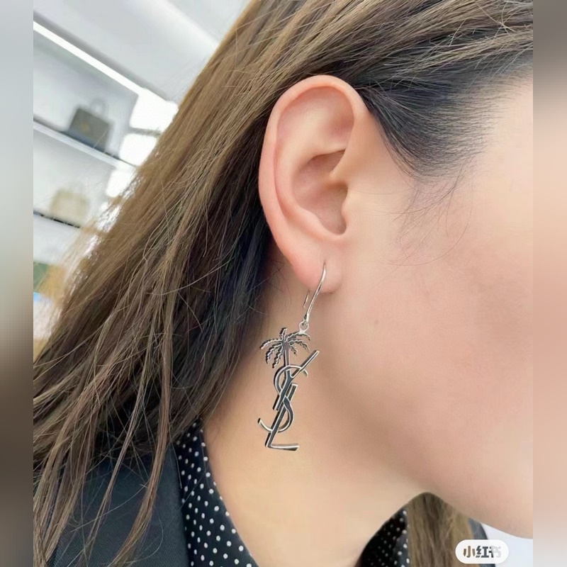 YSL 聖羅蘭 耳釘 原裝黃銅材質(zhì) Yves Saint Laurent 創(chuàng)立于