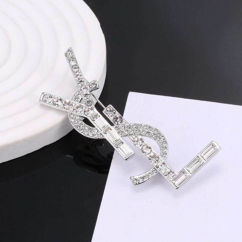 聖羅蘭YSL 胸針 經典奢侈  時尚百搭 猶如酒會禮服一般，絢爛多姿。經典 最具