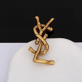 聖羅蘭YSL 胸針 經典奢侈  時尚百搭 猶如酒會禮服一般，絢爛多姿。經典 最具