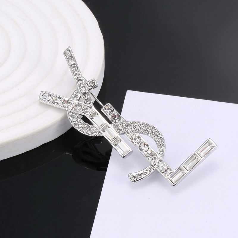 聖羅蘭YSL 胸針 經典奢侈  時尚百搭 猶如酒會禮服一般，絢爛多姿。經典 最具