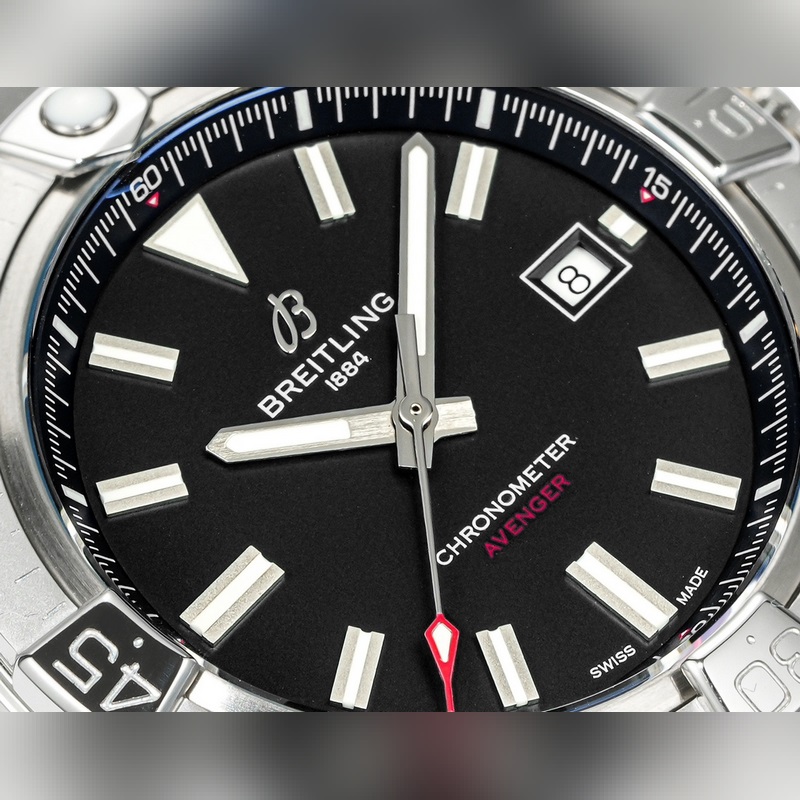 BLS百年靈複仇者系列型號A17328101新款強(qiáng)勢來襲！腕表表徑42mm，3