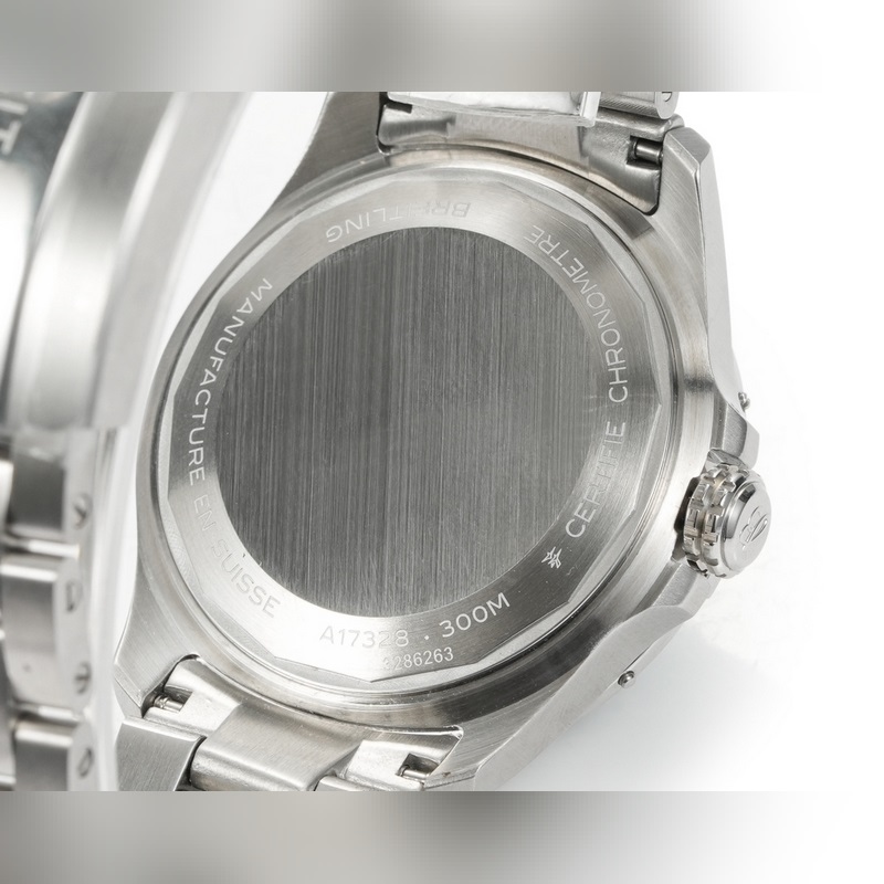 BLS百年靈複仇者系列型號A17328101新款強(qiáng)勢來襲！腕表表徑42mm，3