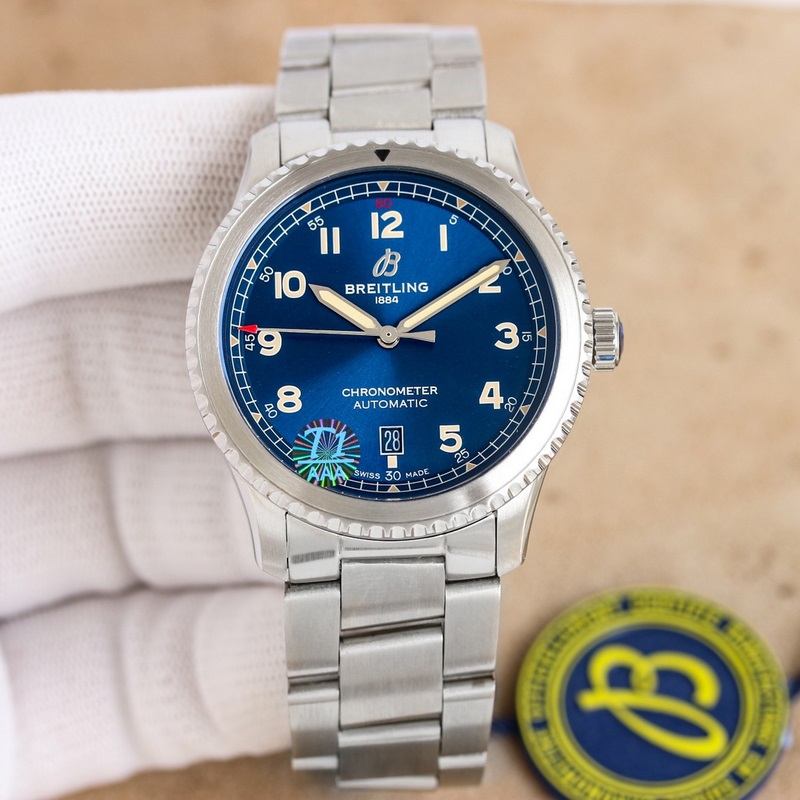 百年靈飛行員傳奇航空系列，經典之作，設計簡約大氣，時尚優雅，自動機械腕表，它搭載