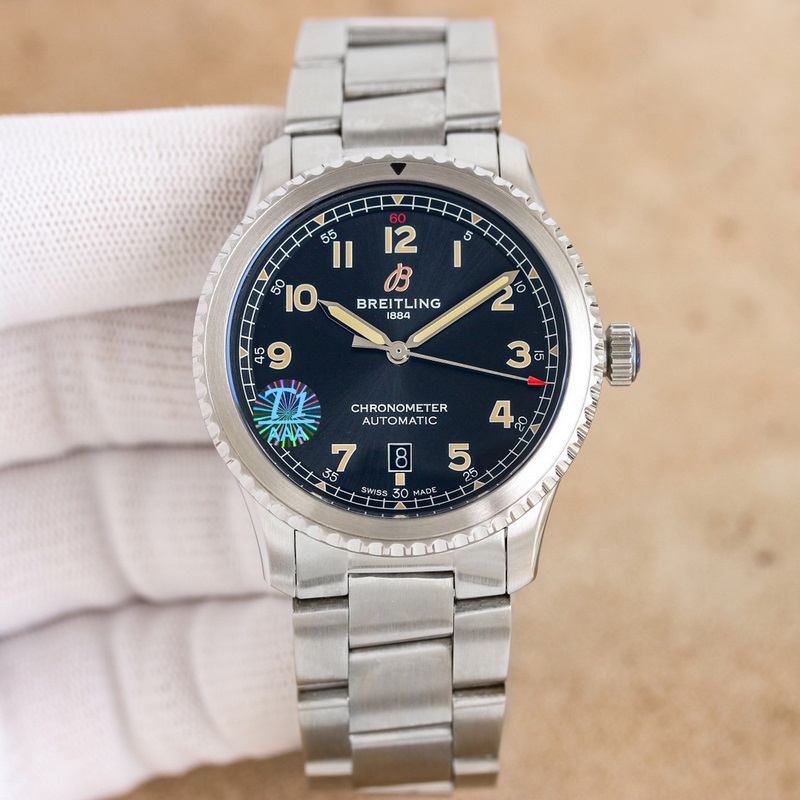 百年靈飛行員傳奇航空系列，經典之作，設計簡約大氣，時尚優雅，自動機械腕表，它搭載