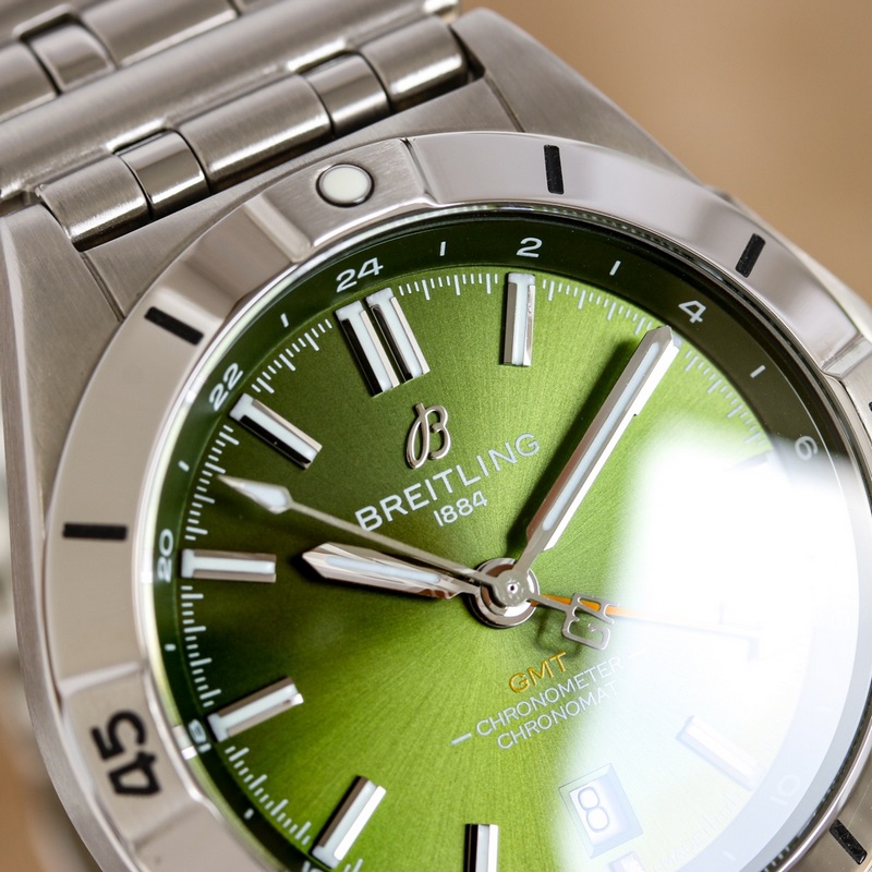 百年靈BREITLING，機(jī)械計(jì)時(shí)系列A32398101M1A1！（Chrono