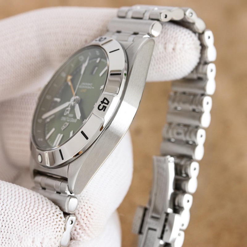 百年靈BREITLING，機(jī)械計(jì)時(shí)系列A32398101M1A1！（Chrono