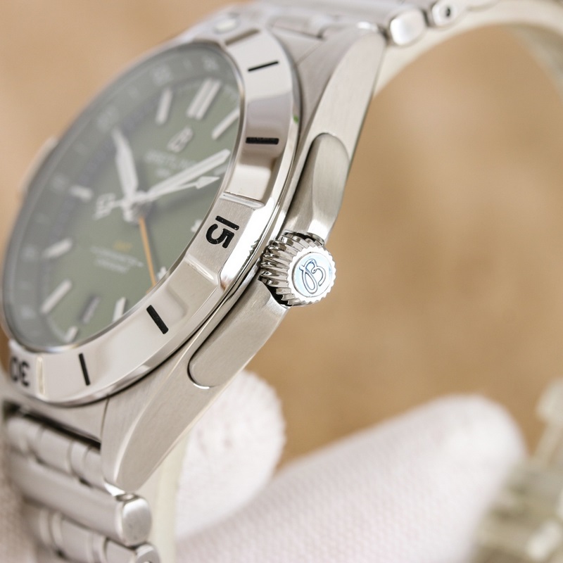 百年靈BREITLING，機(jī)械計(jì)時(shí)系列A32398101M1A1！（Chrono