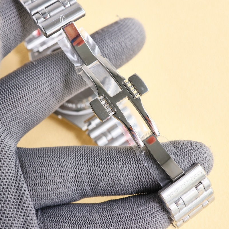 百年靈BREITLING，機(jī)械計(jì)時(shí)系列A32398101M1A1！（Chrono