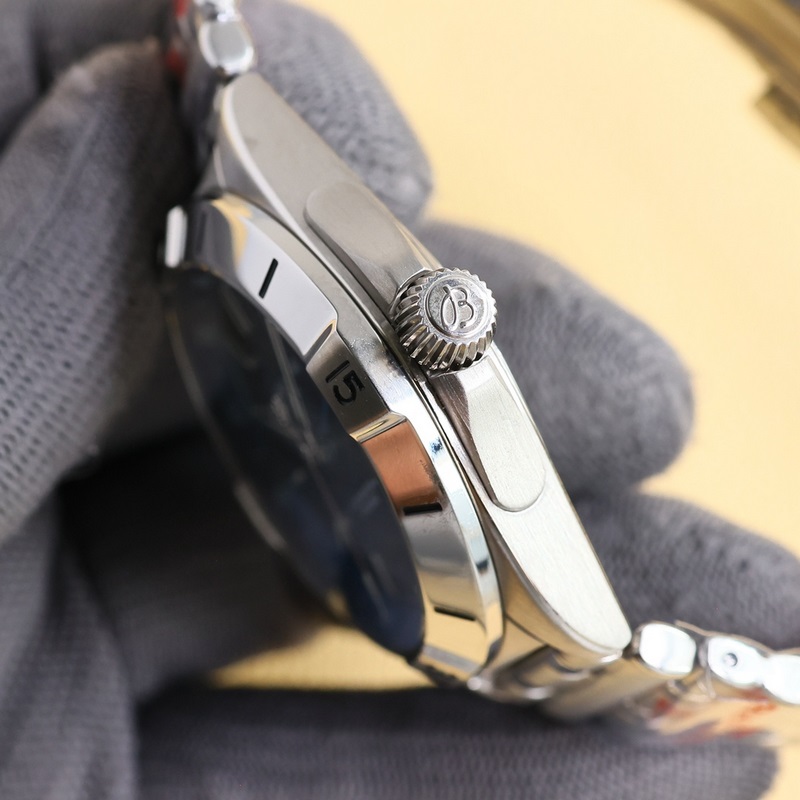 百年靈BREITLING，機(jī)械計(jì)時(shí)系列A32398101M1A1！（Chrono