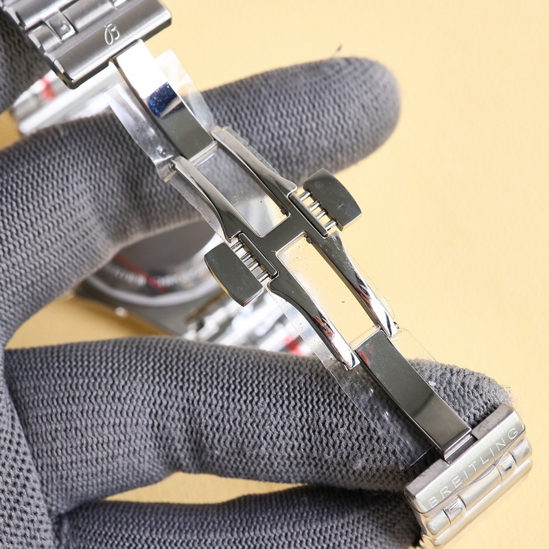 百年靈BREITLING，機械計時系列A32398101M1A1！（Chrono