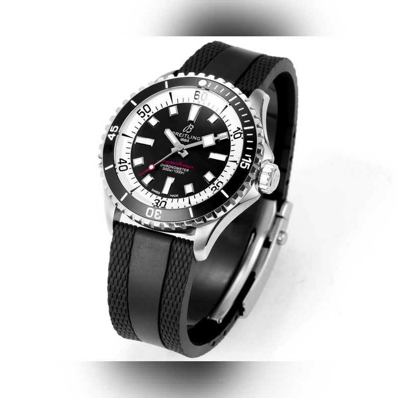 GR 嚴(yán)選 百年靈超級(jí)海洋系列42mm腕表。1 ：潛水表既要滿足清 讀時(shí)，更要