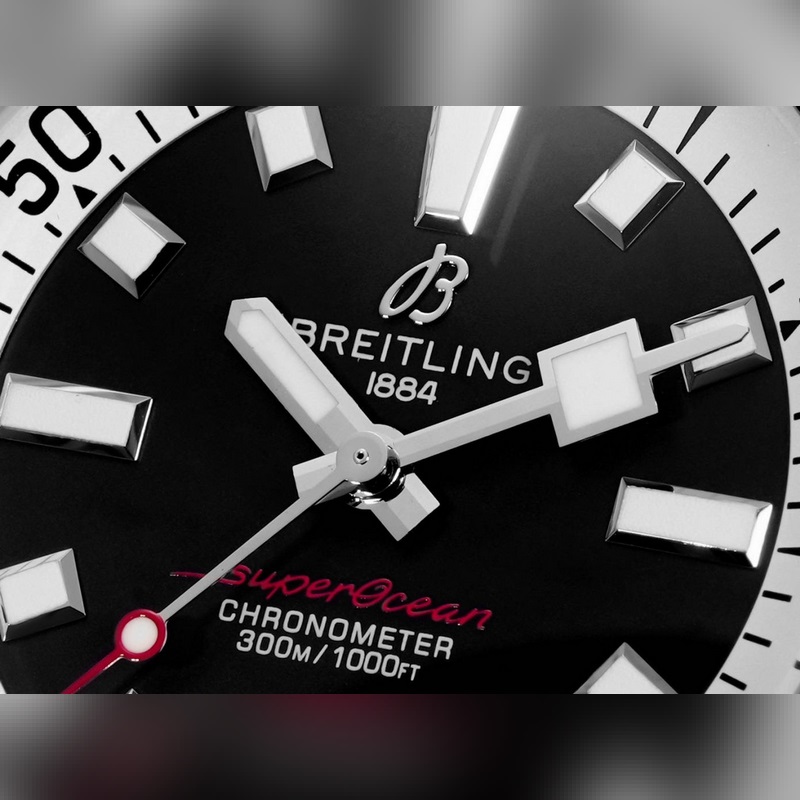 GR 嚴(yán)選 百年靈超級(jí)海洋系列42mm腕表。1 ：潛水表既要滿足清 讀時(shí)，更要