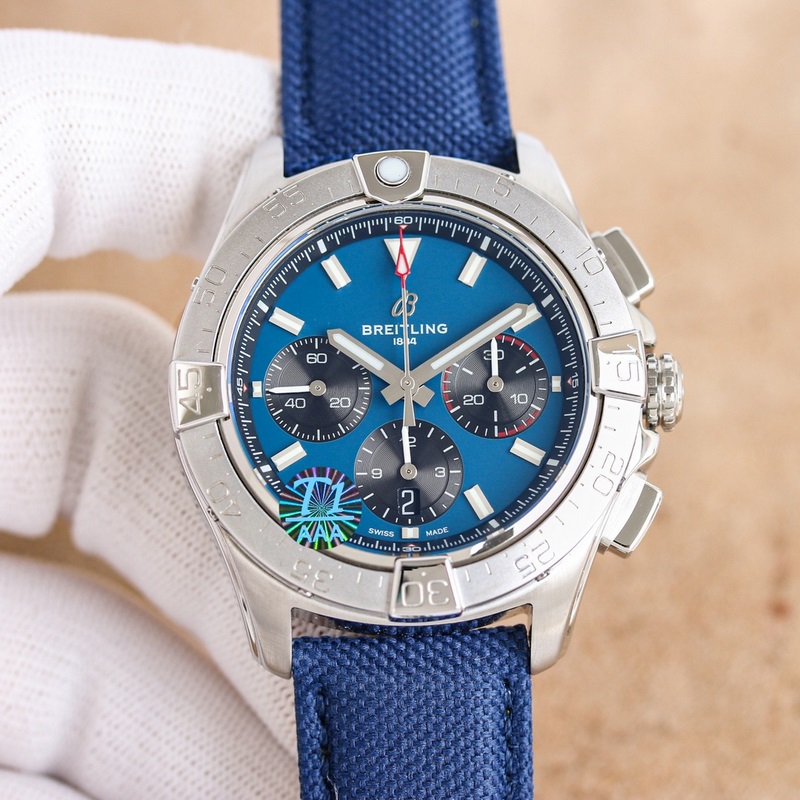 百年靈複仇者SB01474A1C1X1系列新款強勢來襲！腕表表徑44mm，30