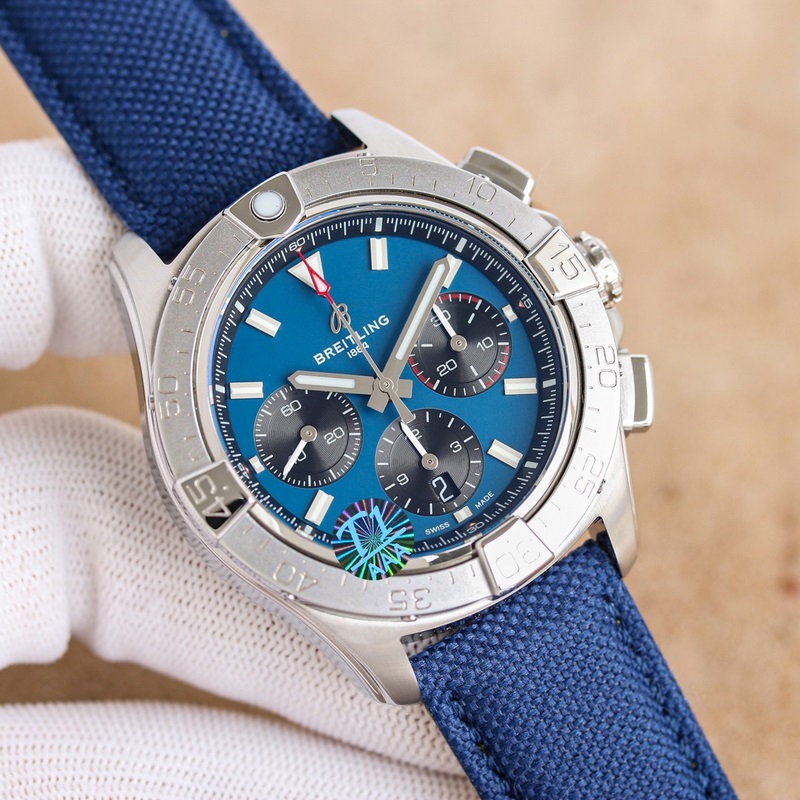 百年靈複仇者SB01474A1C1X1系列新款強勢來襲！腕表表徑44mm，30